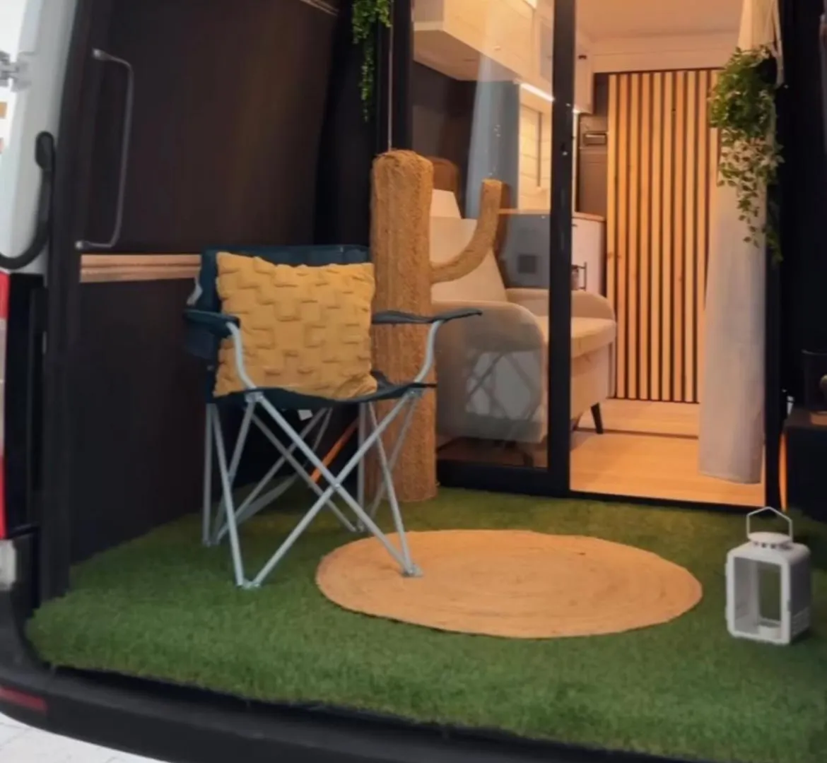 Camper Sevilla contacts